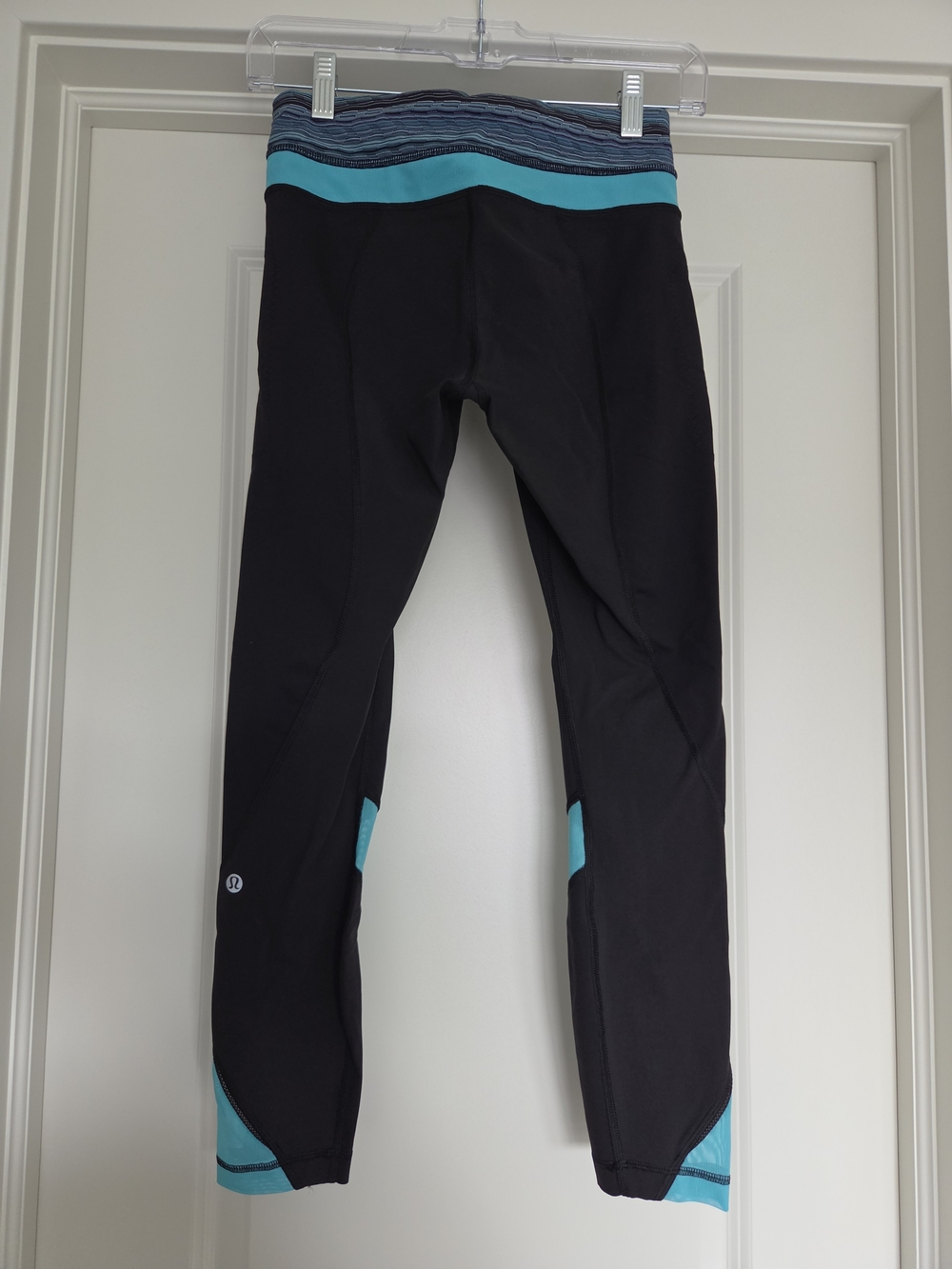 Lululemon Athletica Black Leggings with Teal Accents - Picture 3 of 4